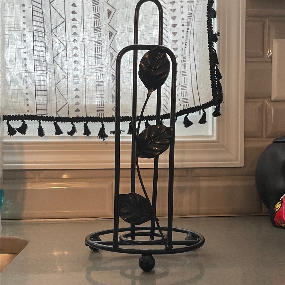 Paper towel holder